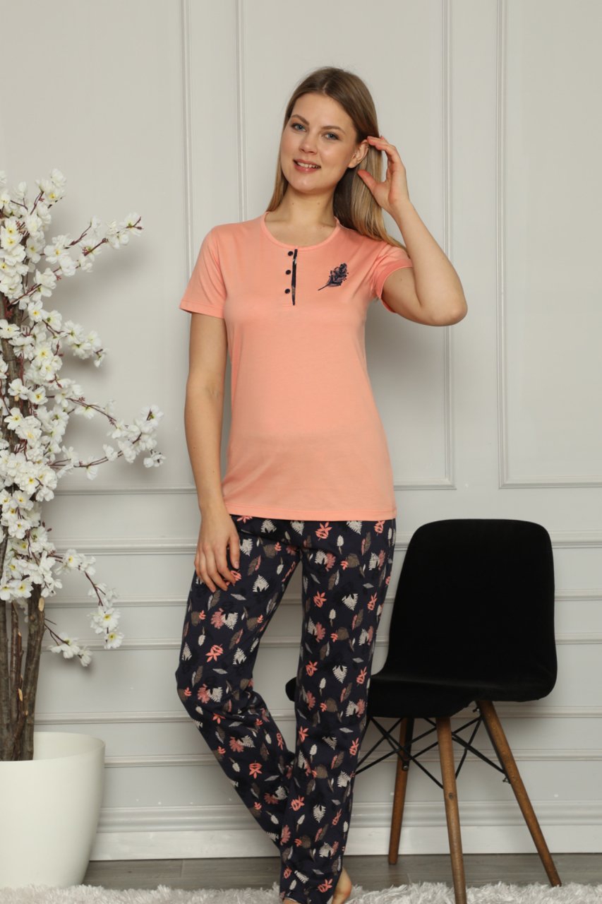 Yaprak Desenli Rahat Pijama Takımı
